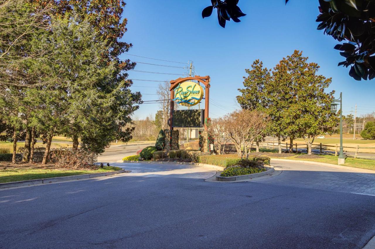 Elegant Pigeon Forge Condo With Golf Course View! Exterior photo